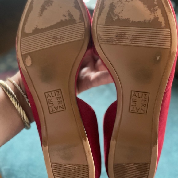Red Suede Naturalizer “Samantha” Flats originally $99 - Picture 6 of 8
